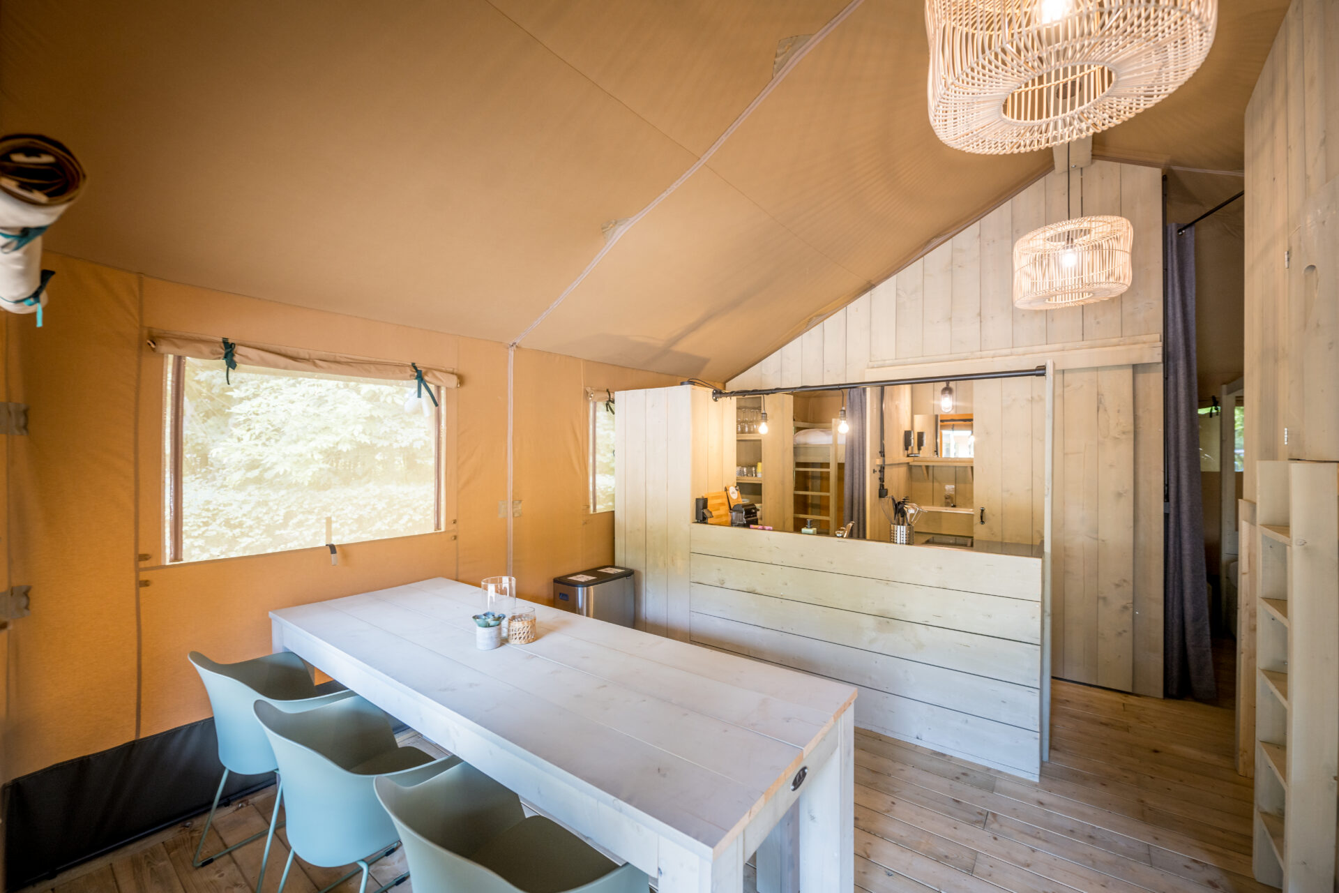 Binnenkant van de Glampinglodge 365